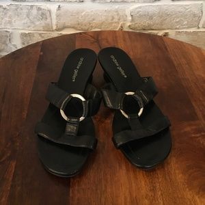 Andrew Gellar Black sandals size 7.5